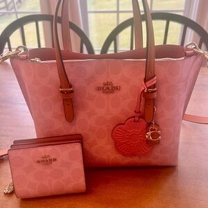 Mollie Tote Bag 25 In Signature Canvas With Charms